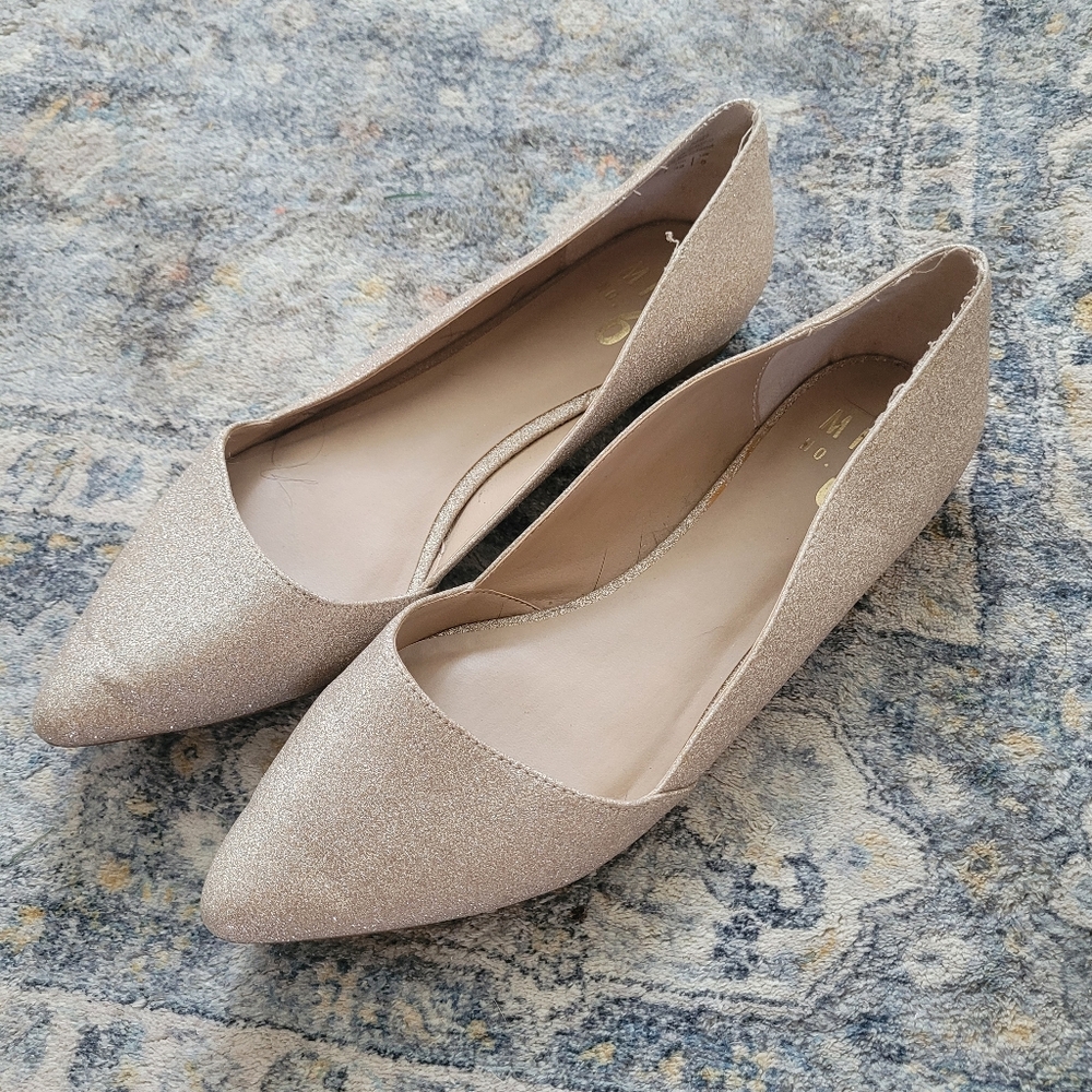 Elegant Gold Glitter Flats